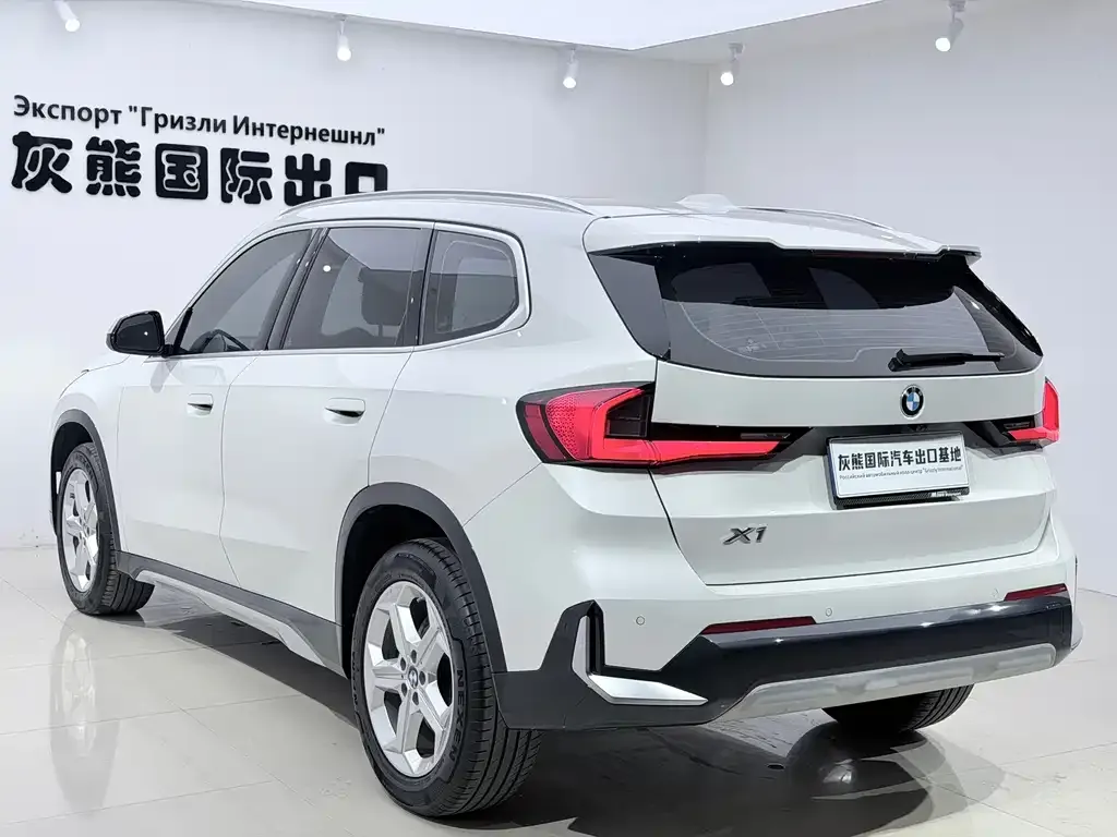 BMW X1 — фото 9