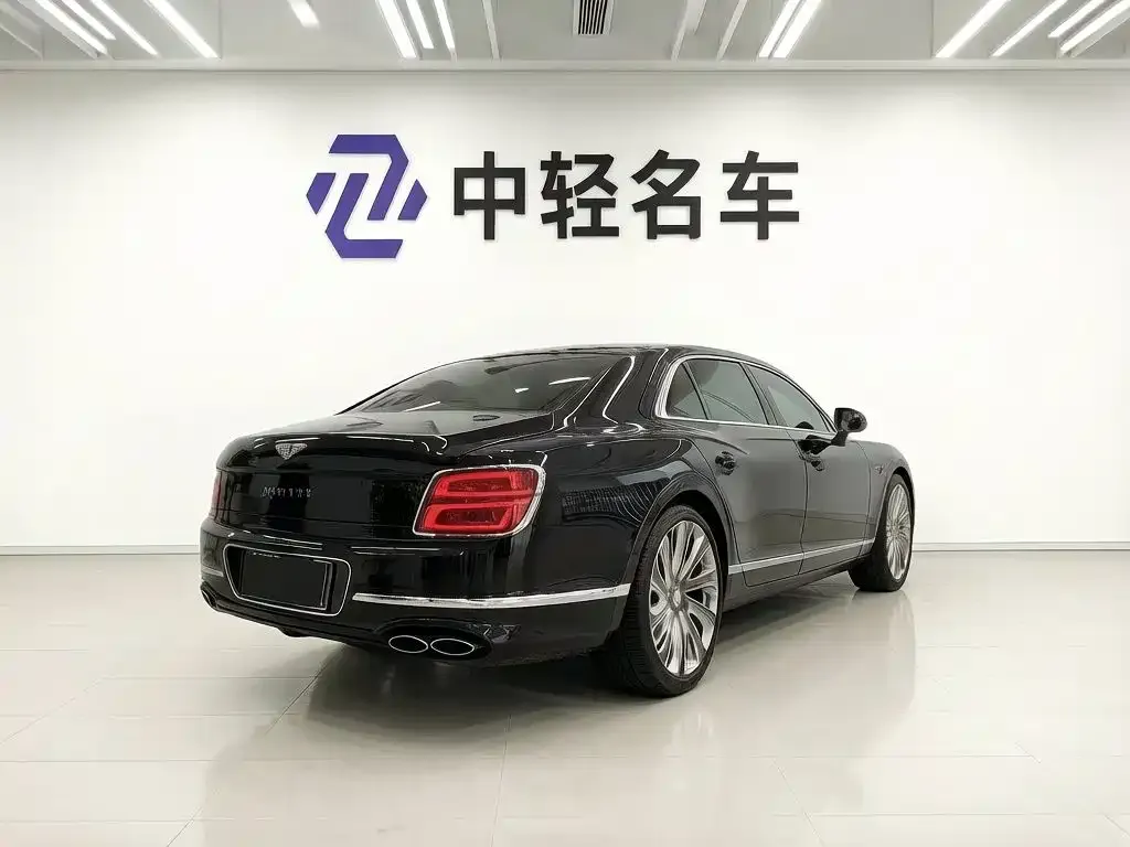 Bentley Flying Spur — фото 8