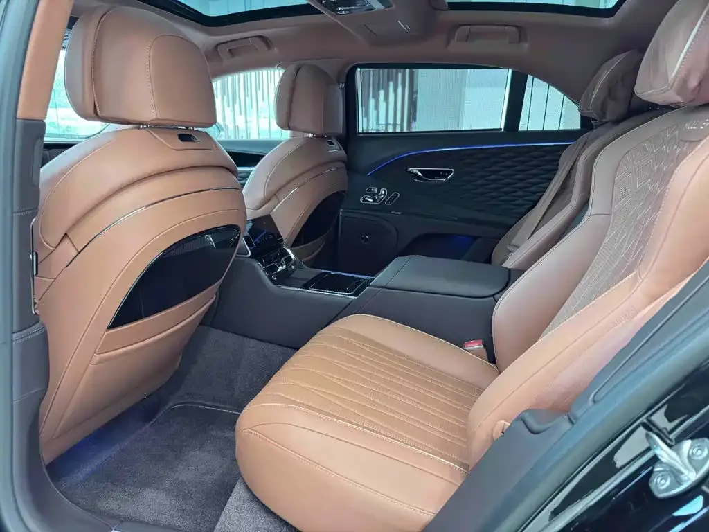 Bentley Flying Spur — фото 7