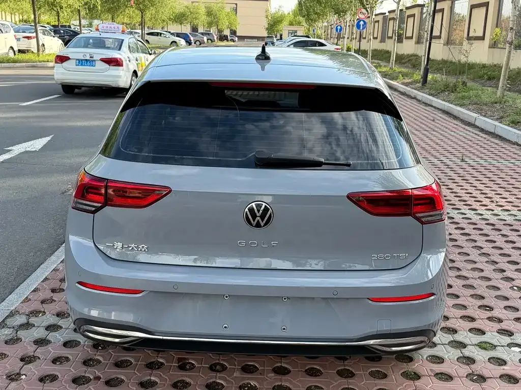 Volkswagen Golf — фото 5