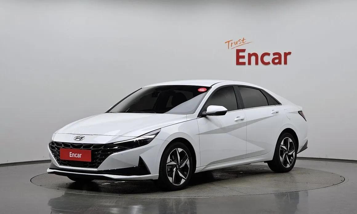 Hyundai AVANTE — фото 1