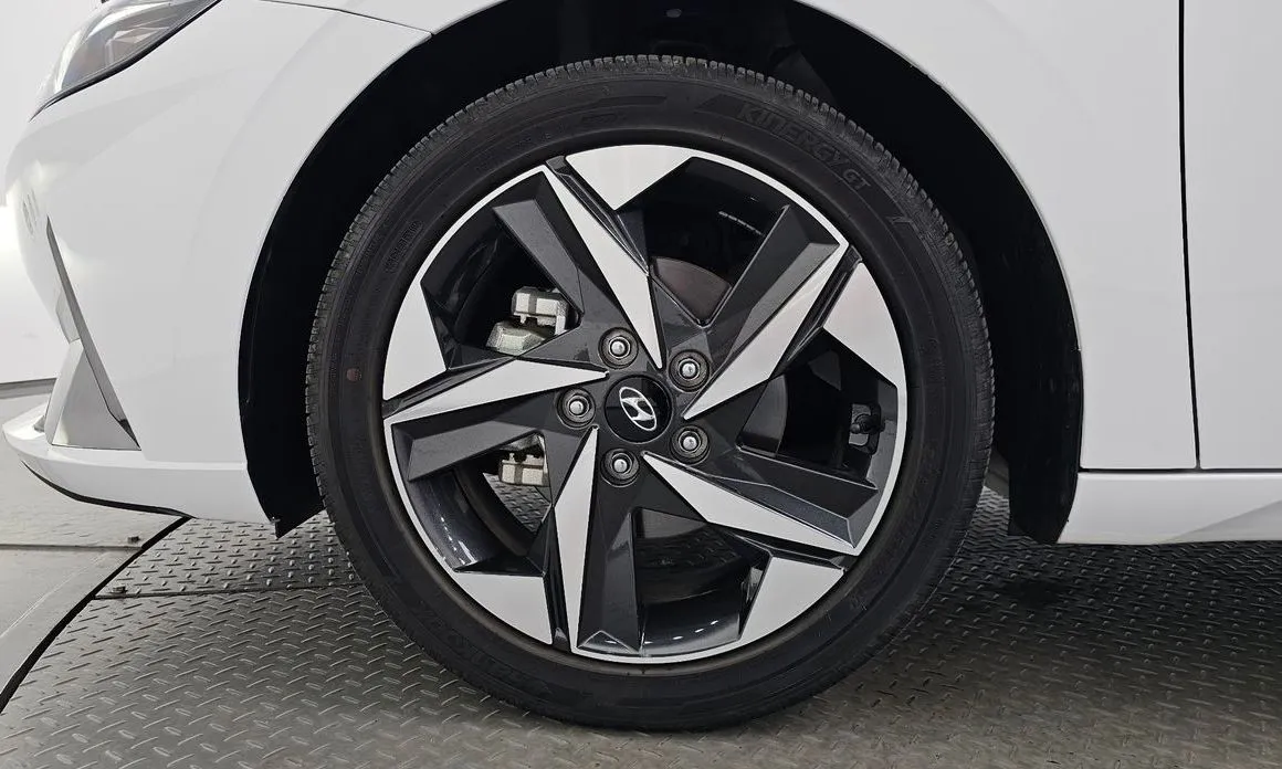 Hyundai AVANTE — фото 4