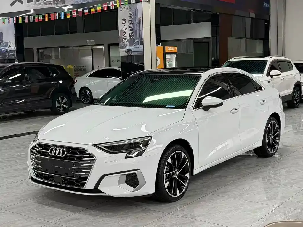 Audi A3 — фото 1