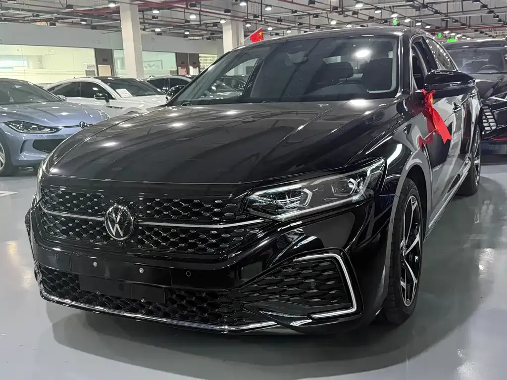 Volkswagen Passat — фото 1