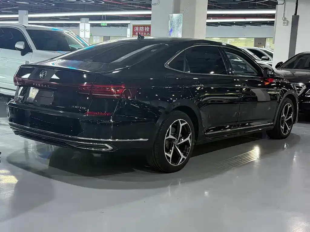 Volkswagen Passat — фото 5