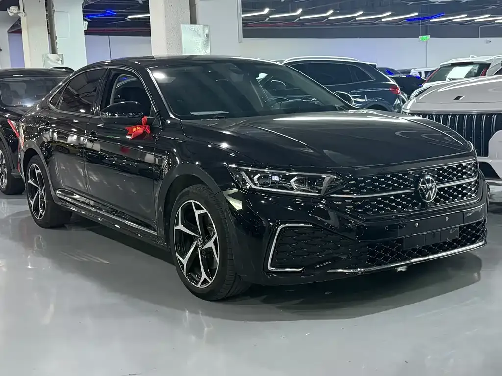 Volkswagen Passat — фото 7