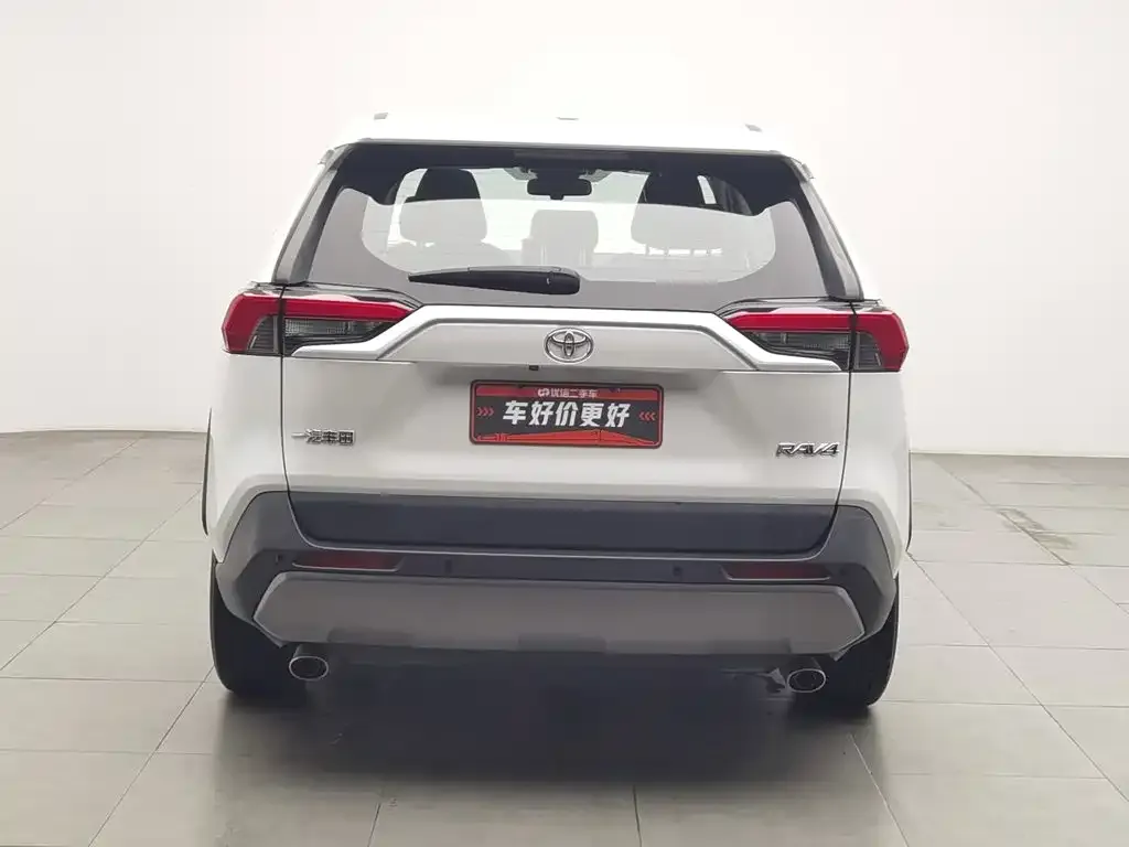 Toyota RAV4 — фото 5