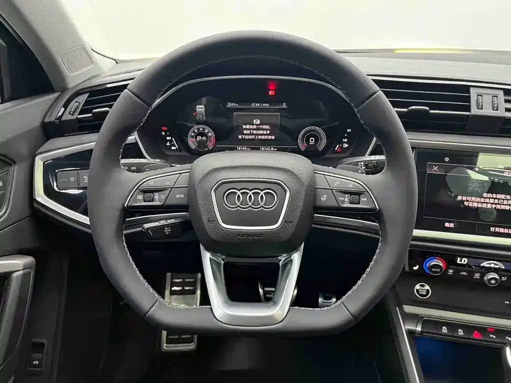 Audi Q3 — фото 6