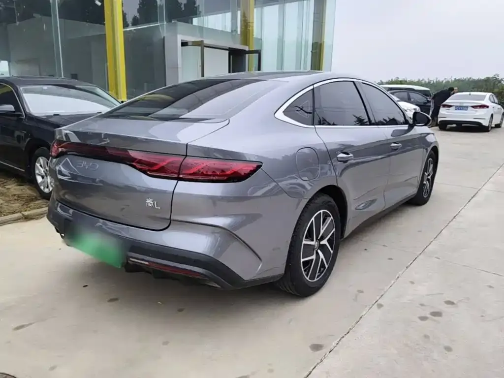 BYD Qin L — фото 9