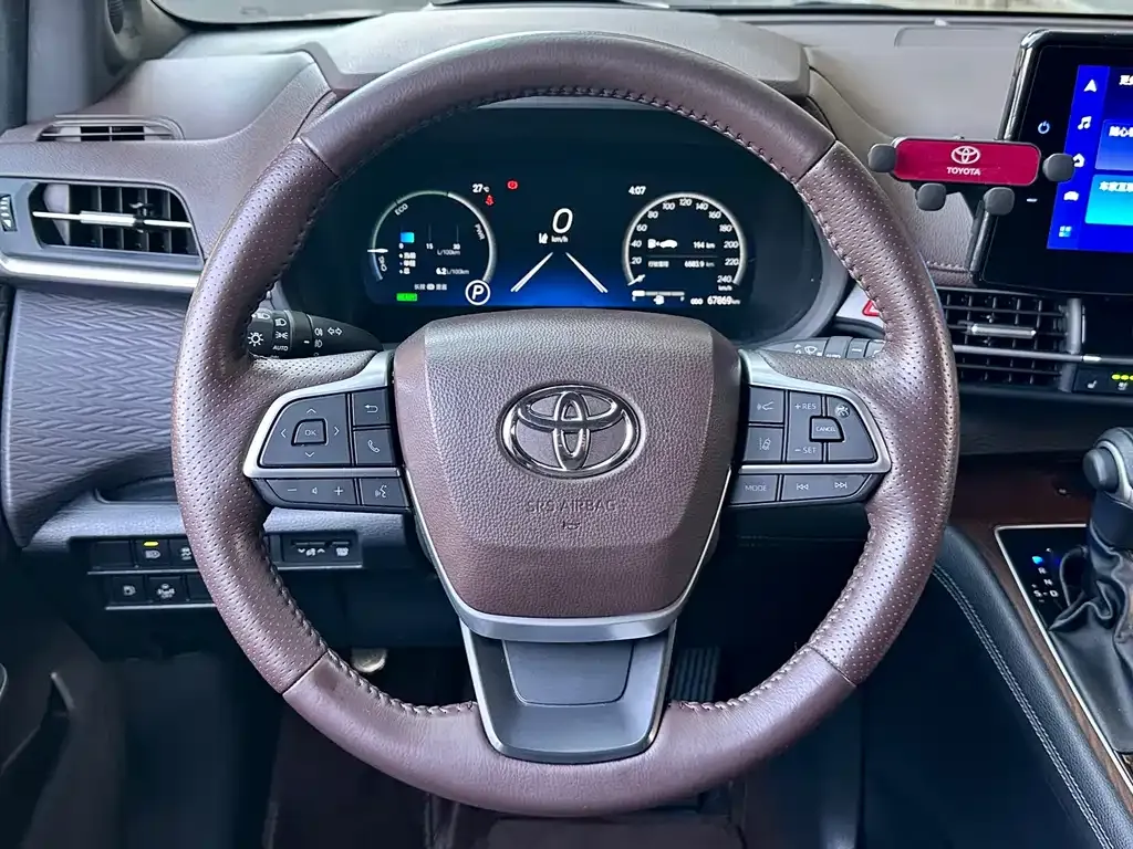 Toyota Sienna — фото 8