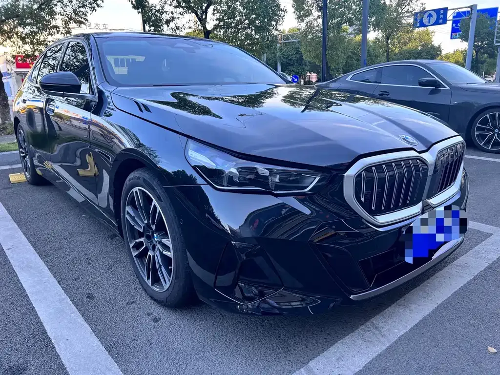 BMW 5 Series — фото 9