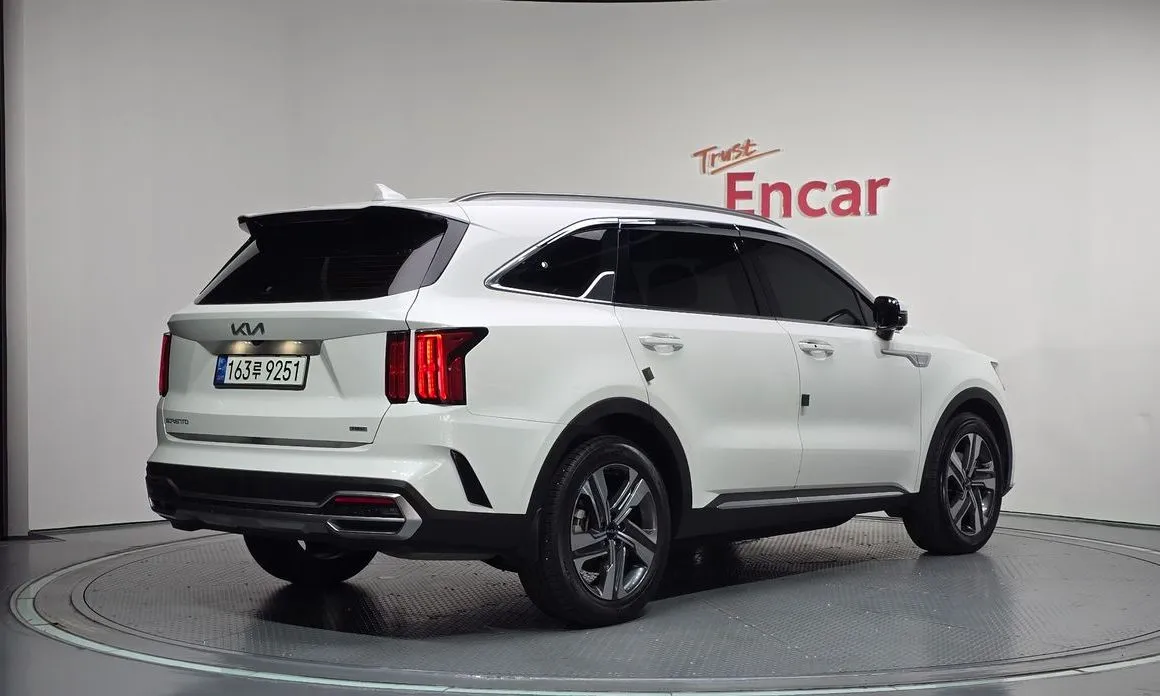 Kia Sorento — фото 10