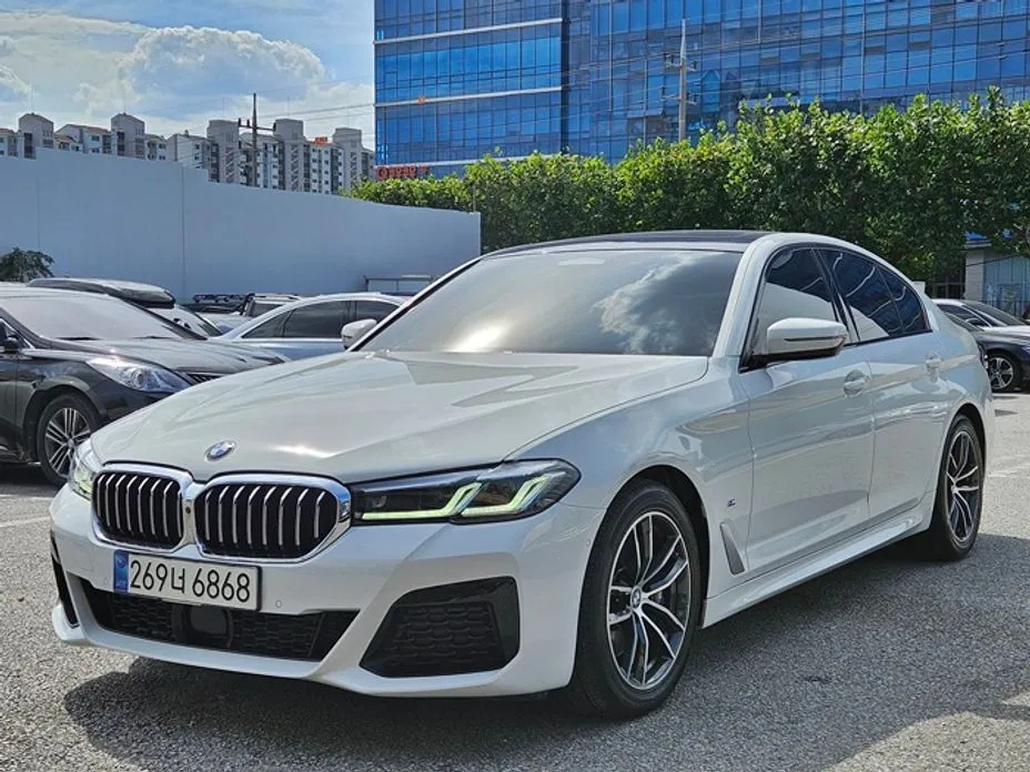 BMW 5-Series — фото 1