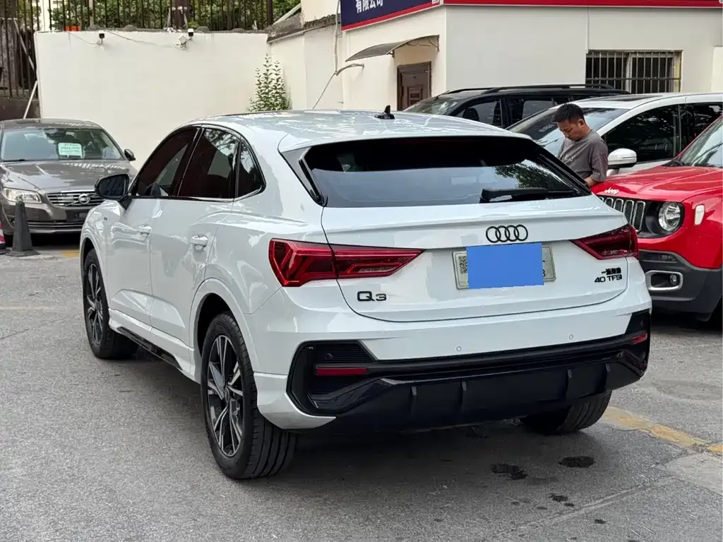Audi Q3 Sportback — фото 3