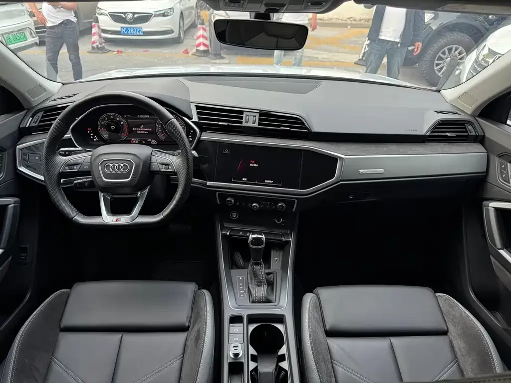 Audi Q3 Sportback — фото 9