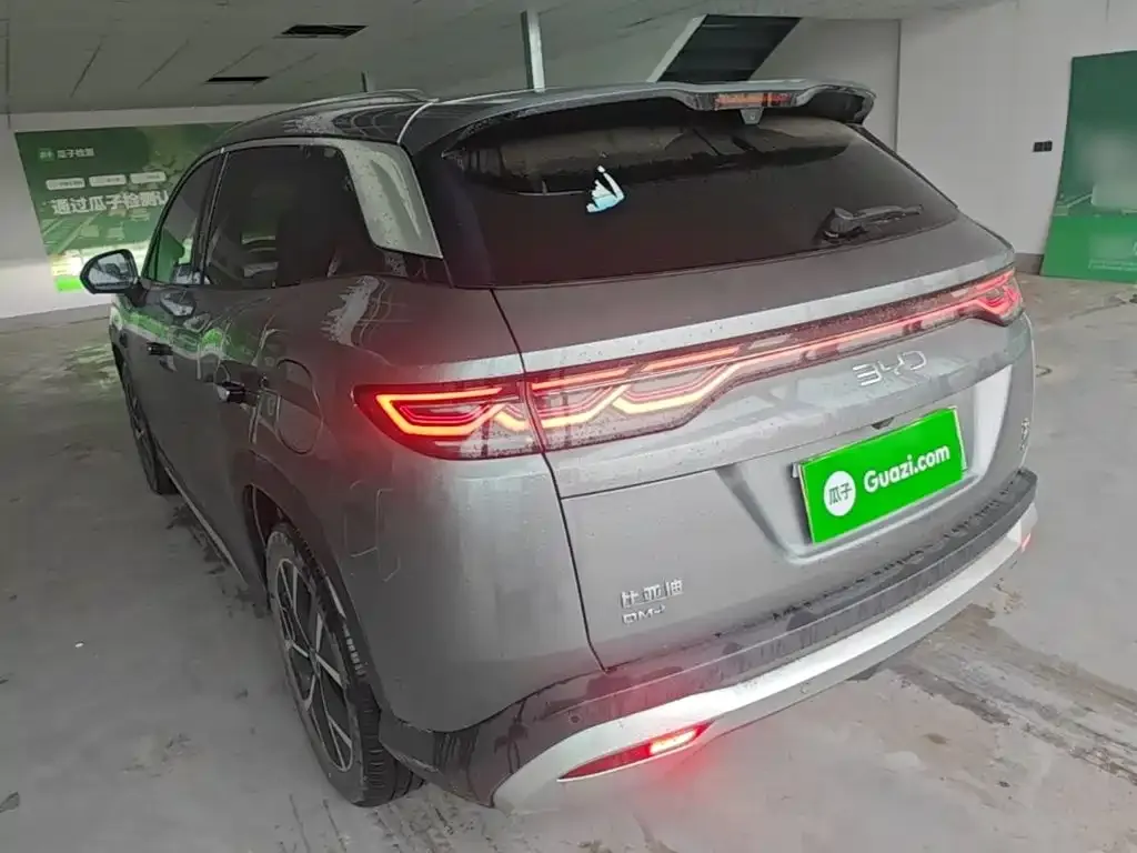 BYD L DM-i — фото 3