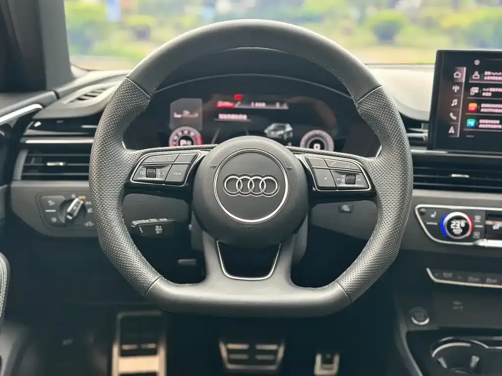 Audi A4L — фото 5