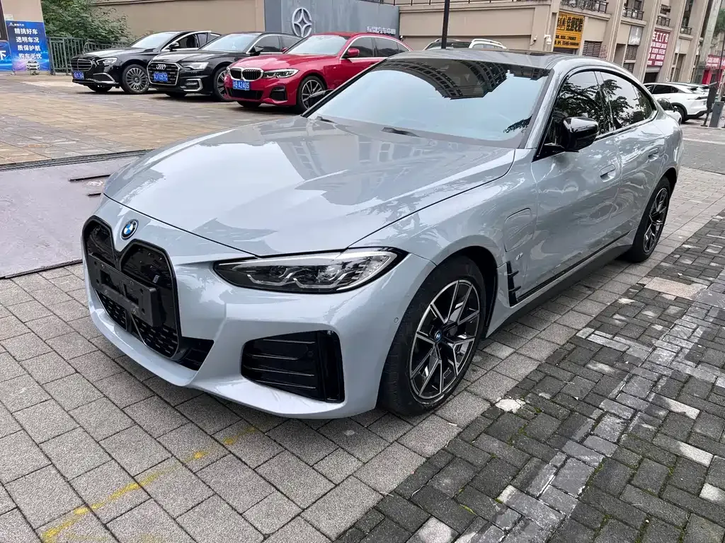 BMW i4 — фото 1
