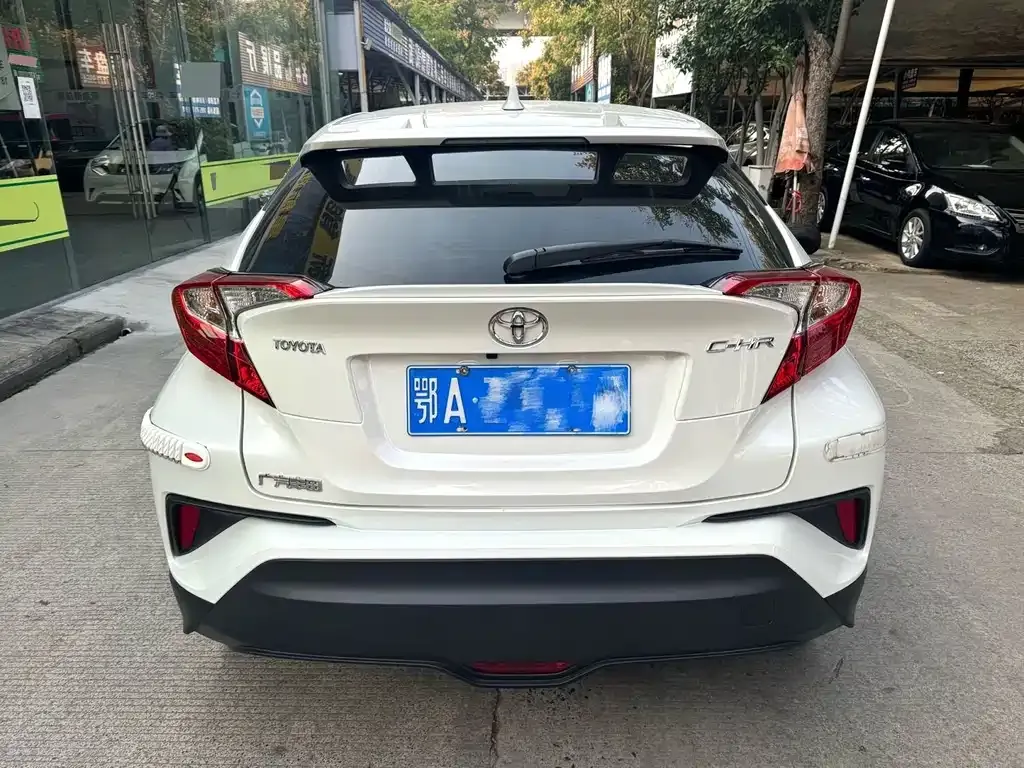 Toyota C-HR — фото 6