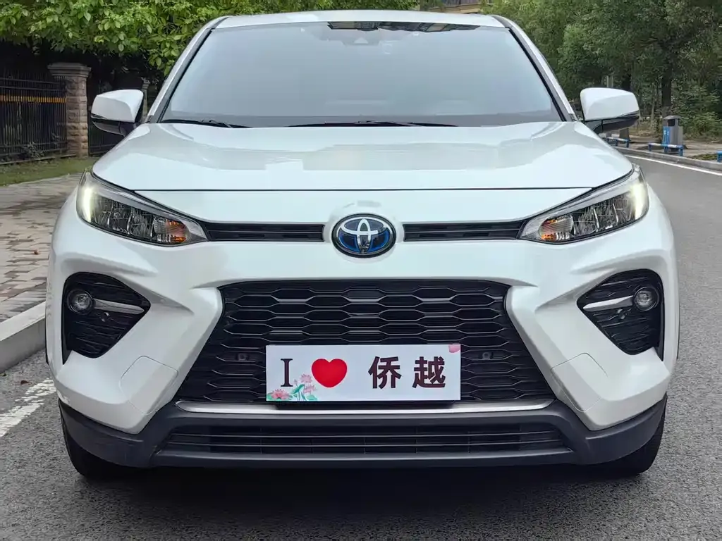 Toyota Wildlander — фото 10