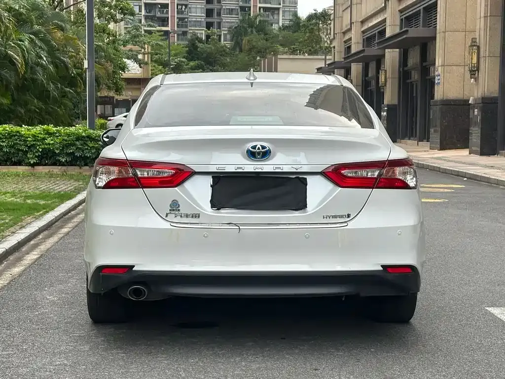 Toyota Camry — фото 10