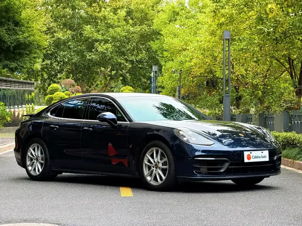 Porsche Panamera — фото 1