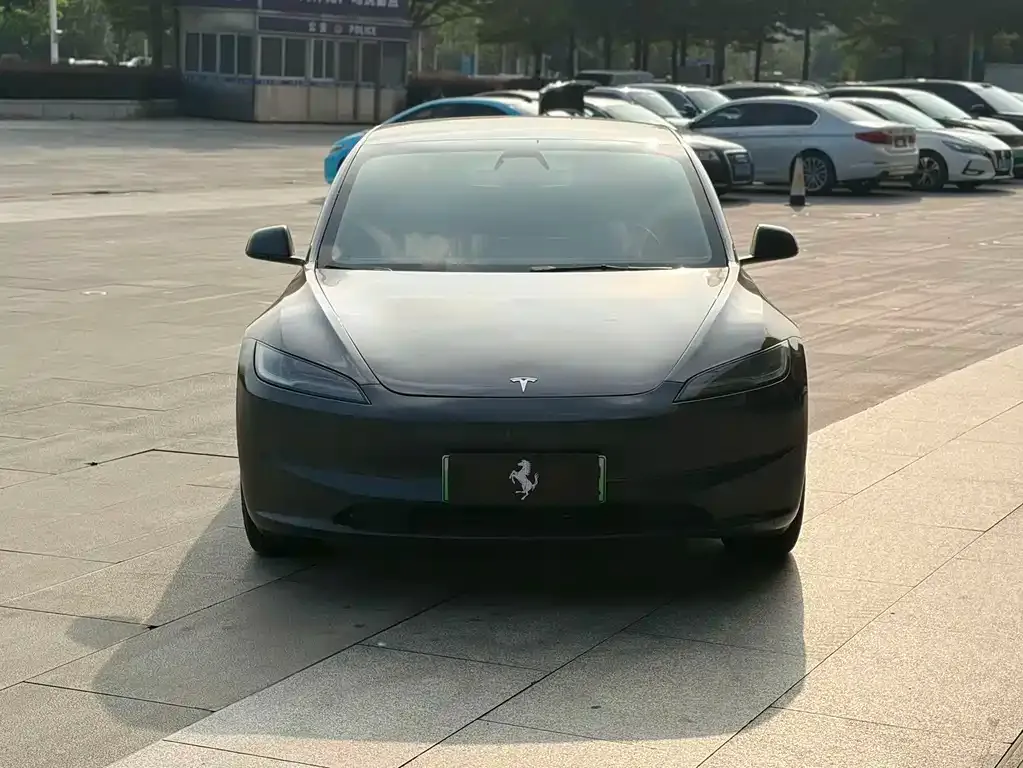 Tesla Model 3 — фото 4