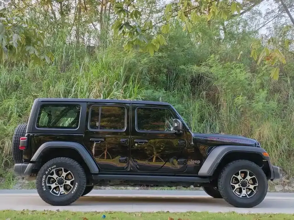 Jeep Wrangler — фото 8