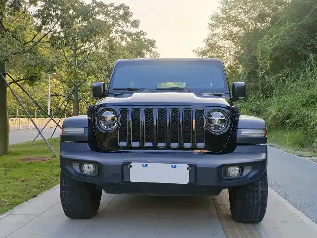 Jeep Wrangler — фото 10