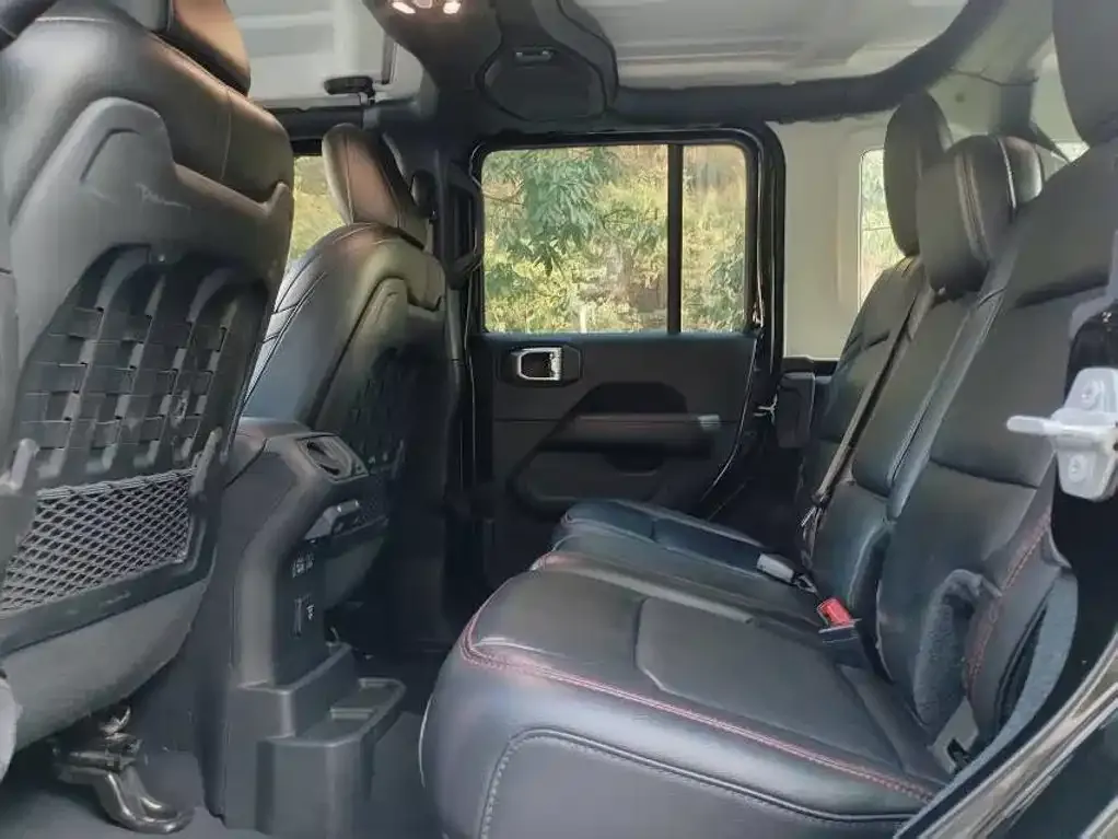Jeep Wrangler — фото 2