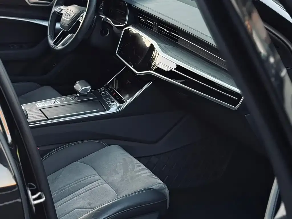 Audi A6L — фото 4