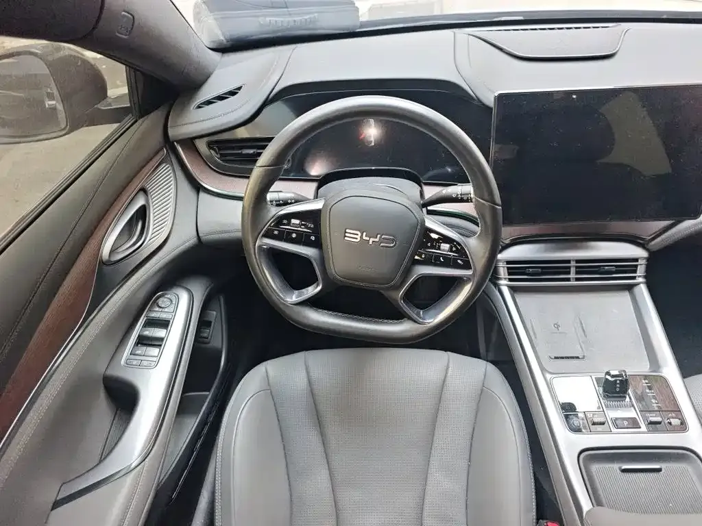 BYD Seal — фото 4