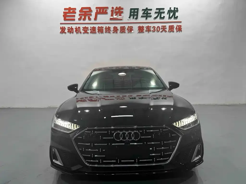 Audi A7L — фото 2