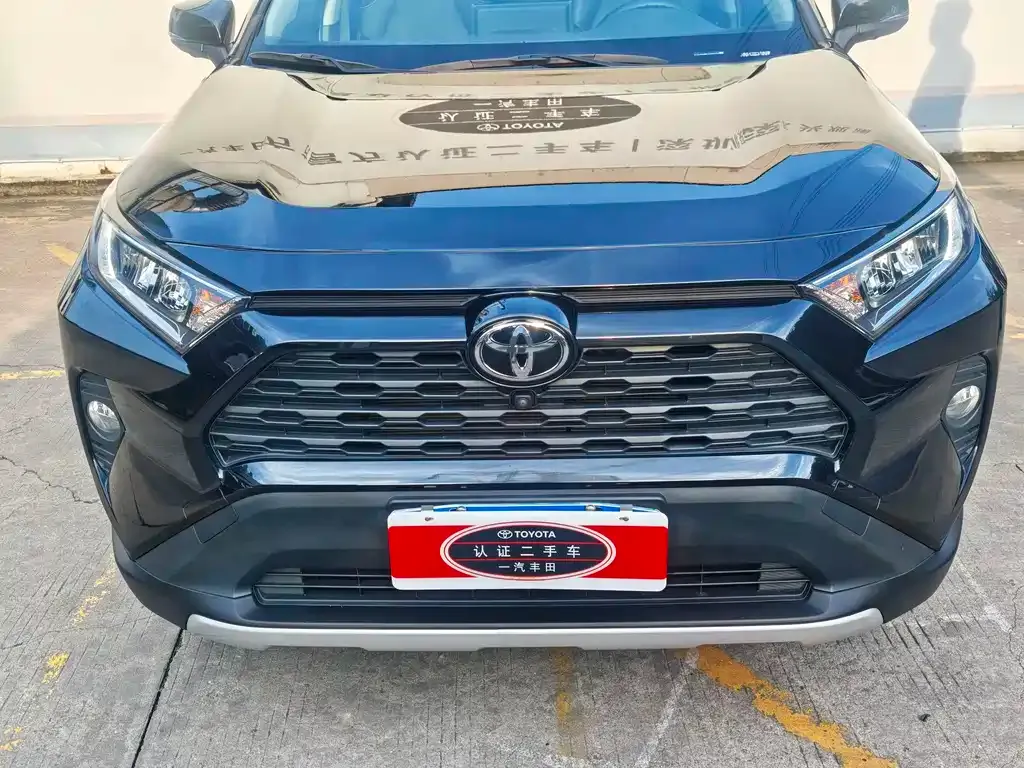 Toyota RAV4 — фото 4