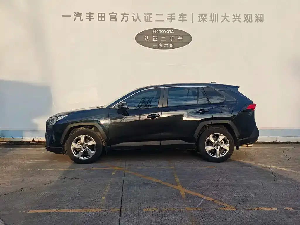 Toyota RAV4 — фото 5