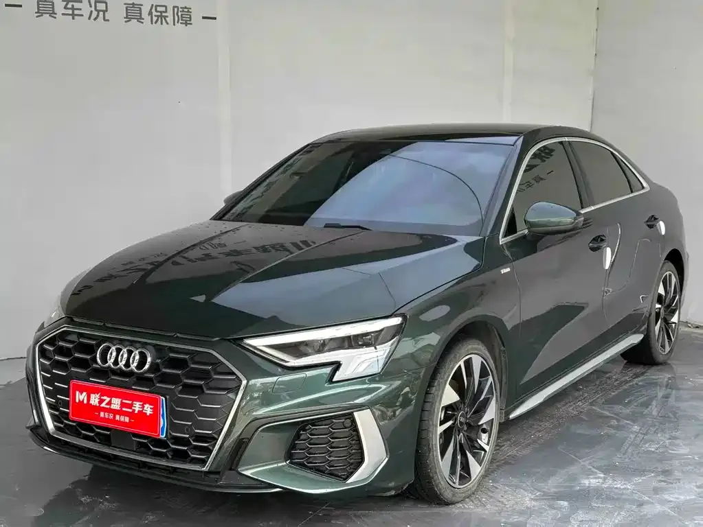 Audi A3 — фото 1