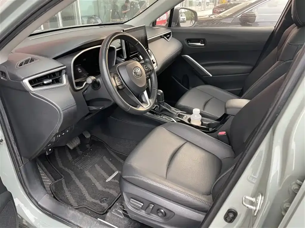 Toyota Corolla Cross — фото 3