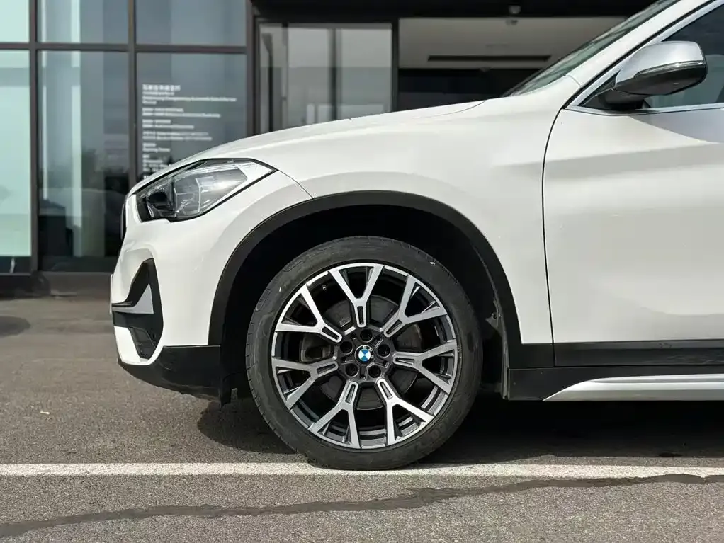 BMW X1 — фото 3