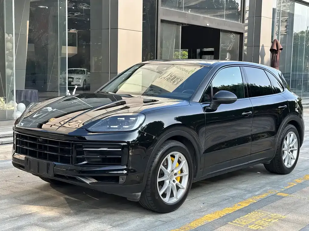 Porsche Cayenne — фото 1
