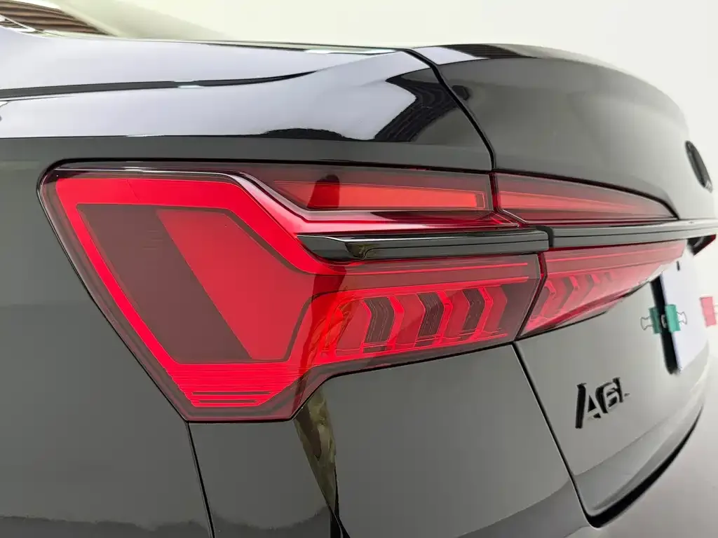 Audi A6L — фото 10