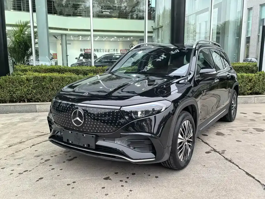 Mercedes-Benz EQB — фото 1