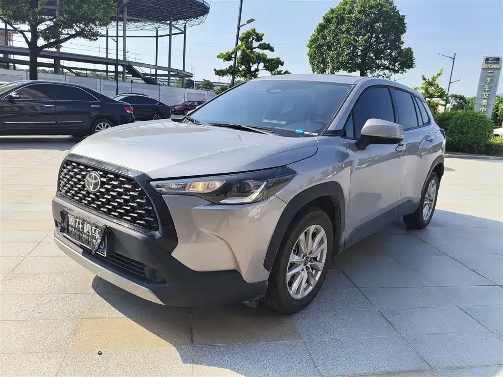 Toyota Corolla Cross — фото 1