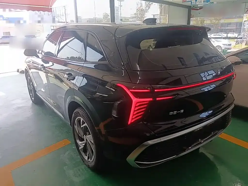 Hongqi HS3 PHEV — фото 2