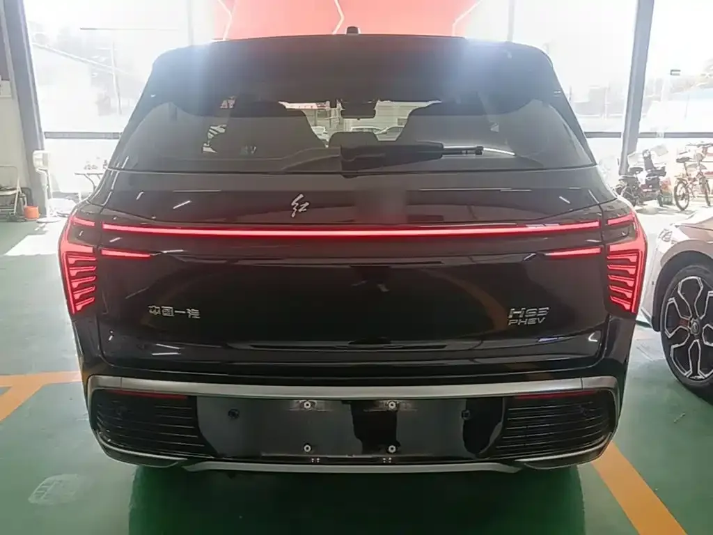 Hongqi HS3 PHEV — фото 8