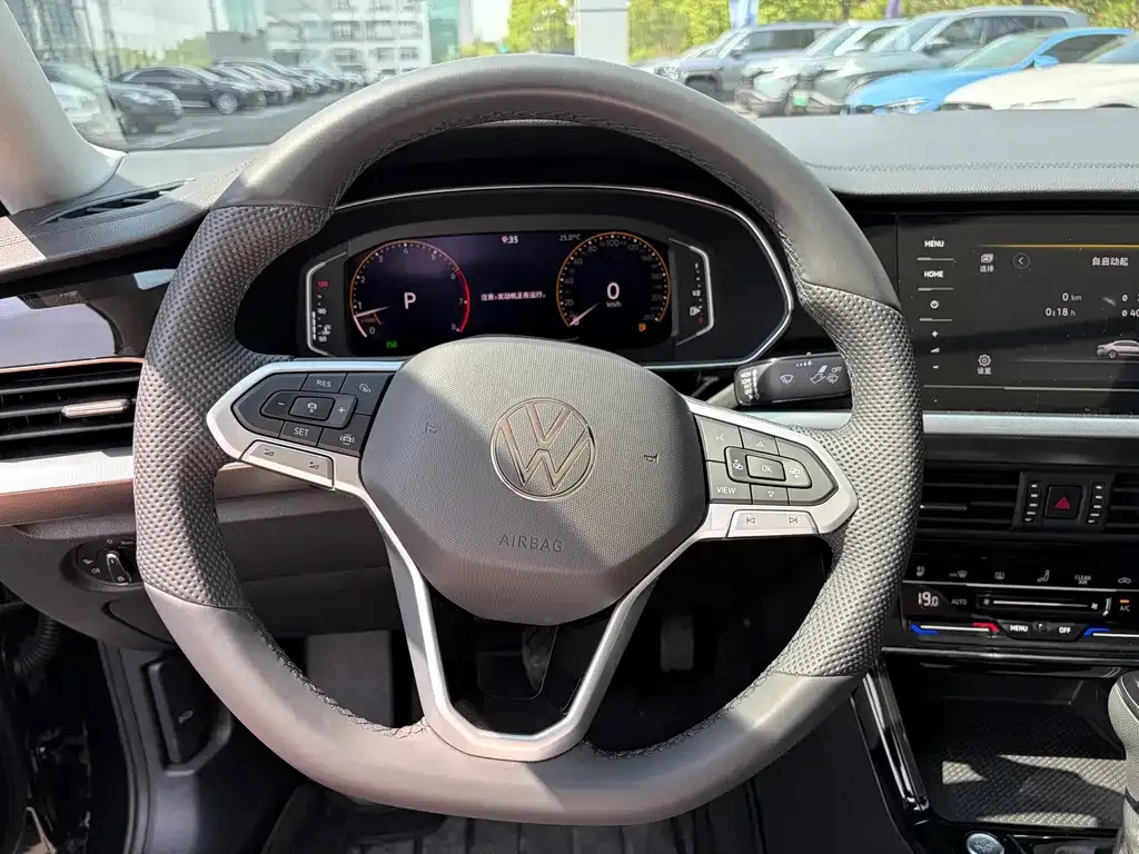 Volkswagen Passat — фото 8
