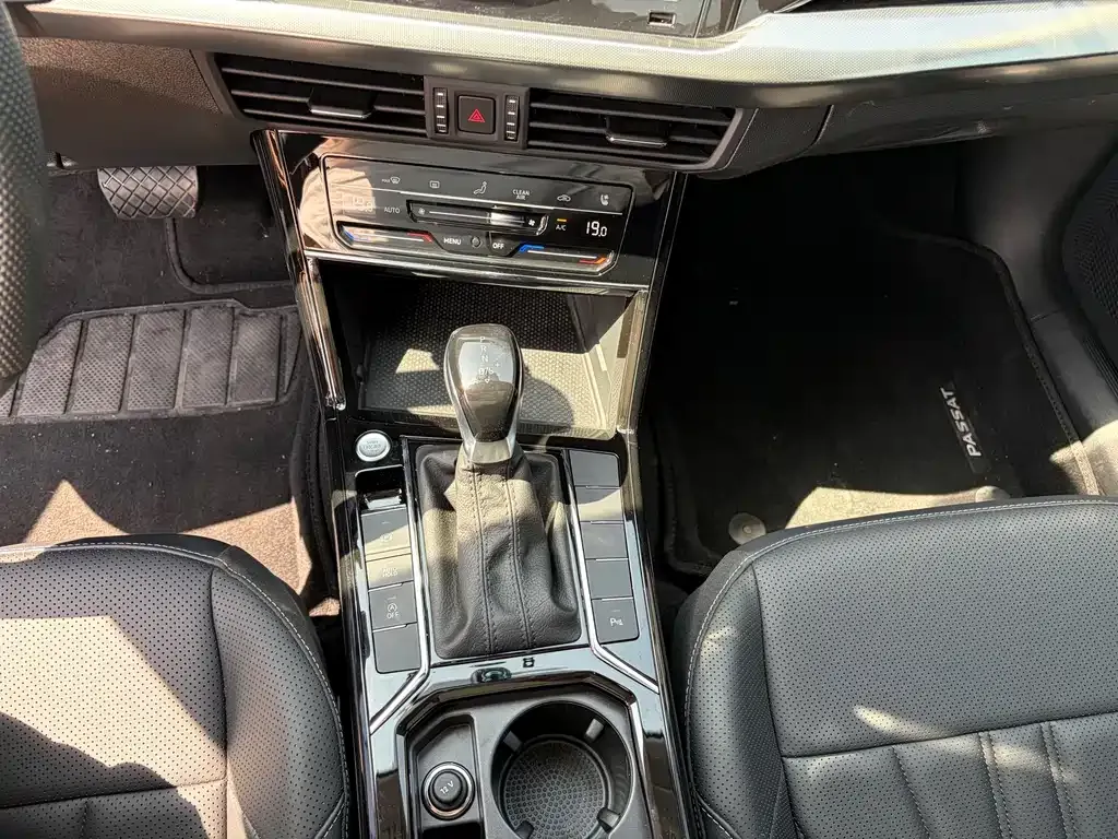 Volkswagen Passat — фото 9