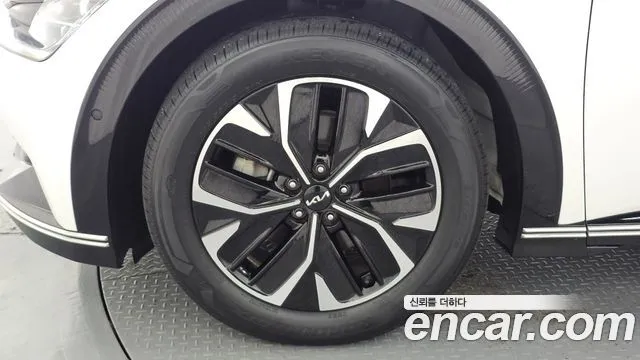 Kia EV6 — фото 7