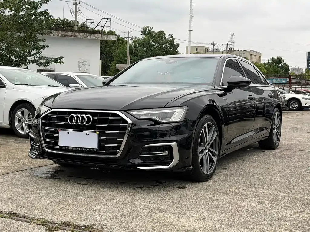 Audi A6L — фото 1