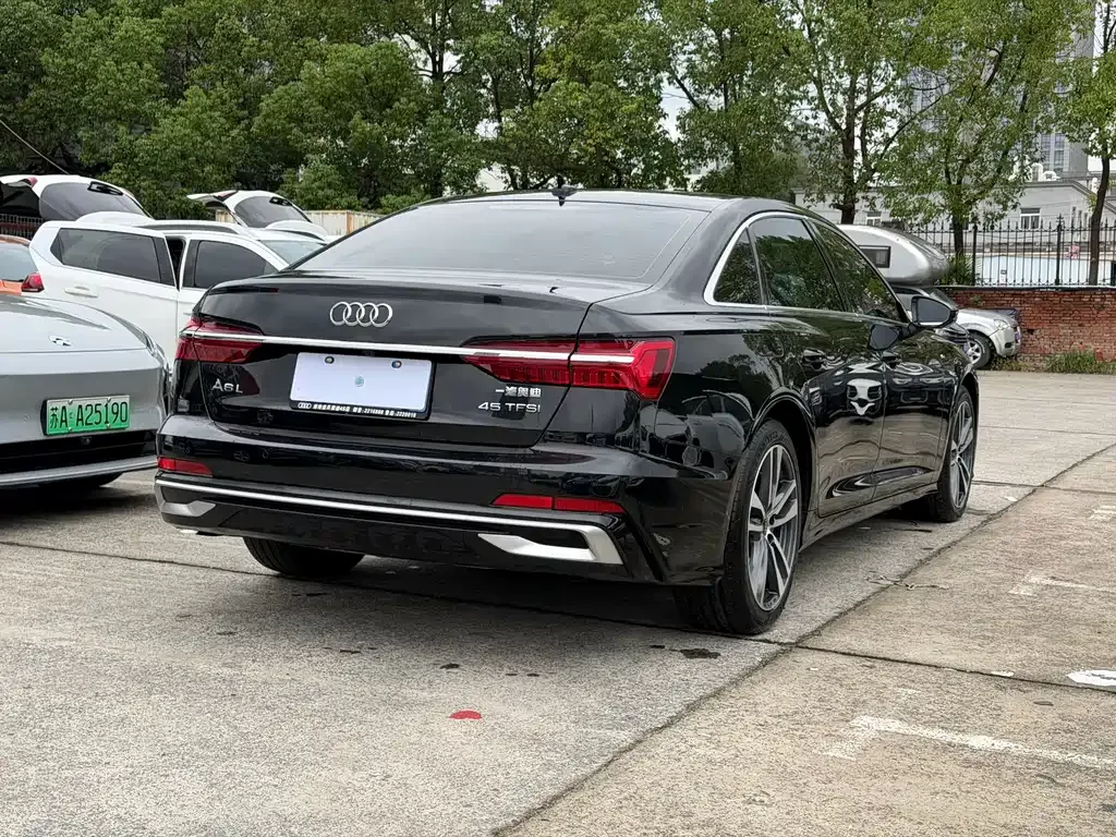 Audi A6L — фото 2
