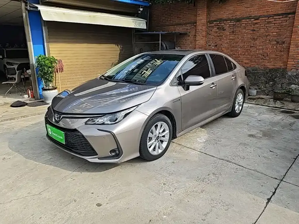Toyota Corolla — фото 1